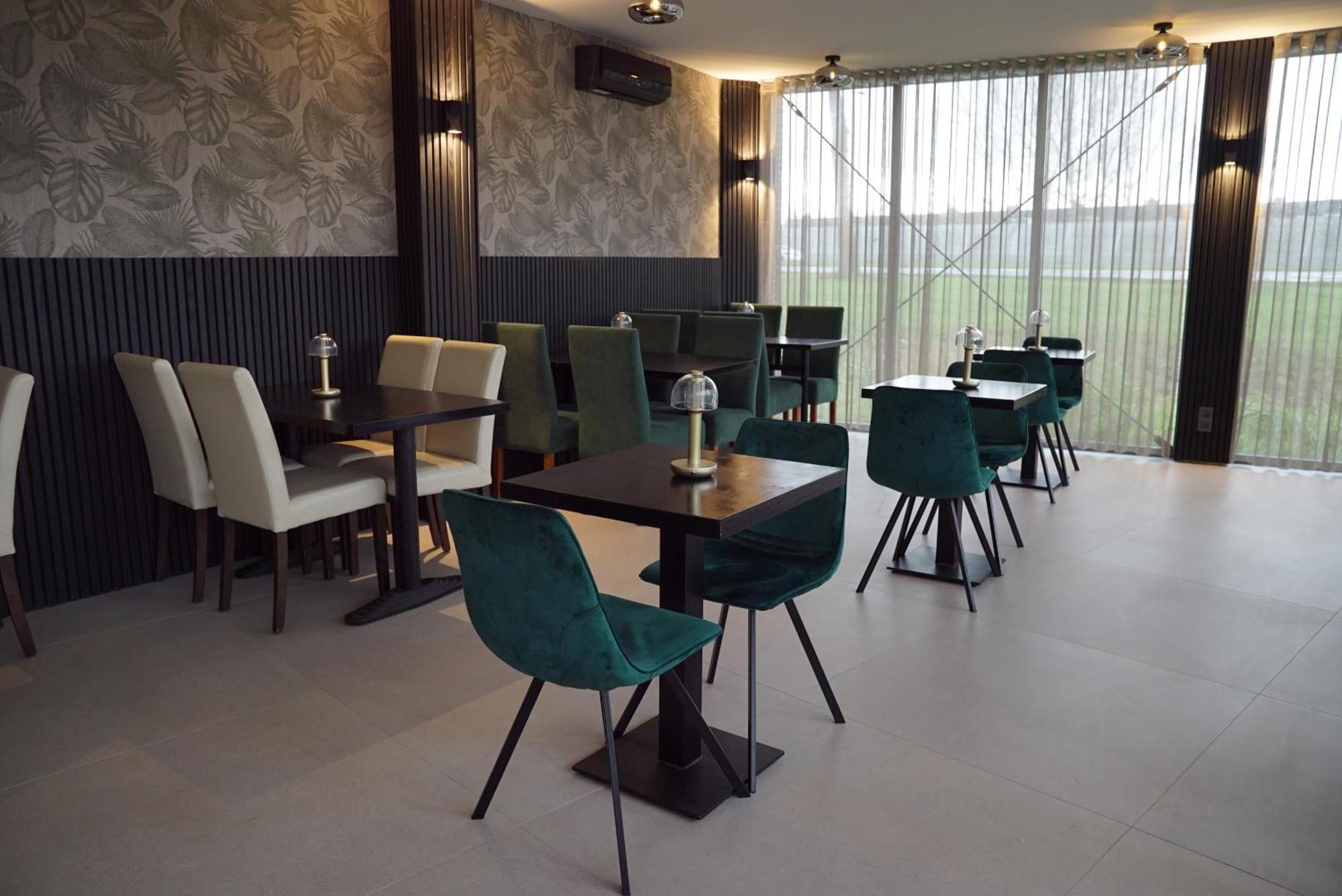 Ma Airport Hotel โฮฟด์ดอร์ป ภายนอก รูปภาพ