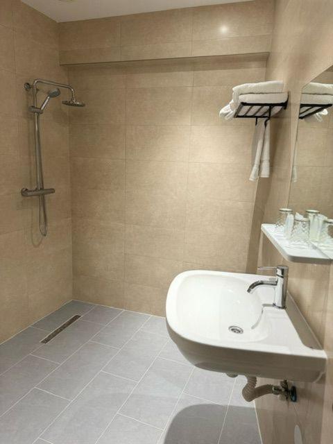 Ma Airport Hotel โฮฟด์ดอร์ป ภายนอก รูปภาพ
